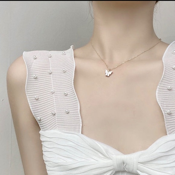 White Shell Butterfly Necklace - Picture 5 of 8